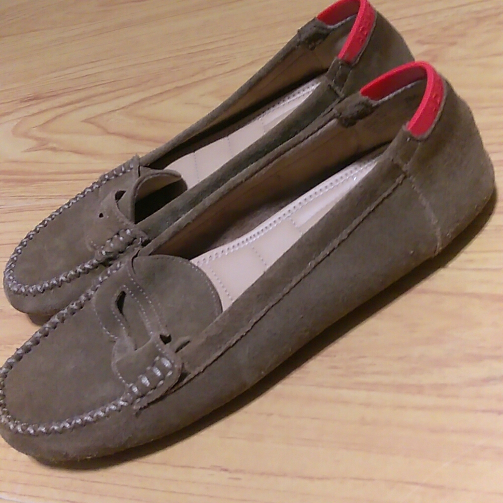 Adam Tucker Flats